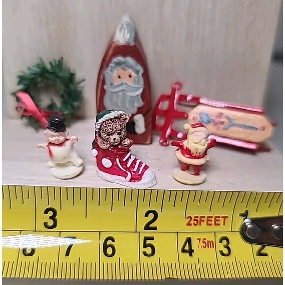 Vintage Set Of 6 Christmas Miniature Figurines Diorama Santa Snowman Ect... - Picture 2 of 5
